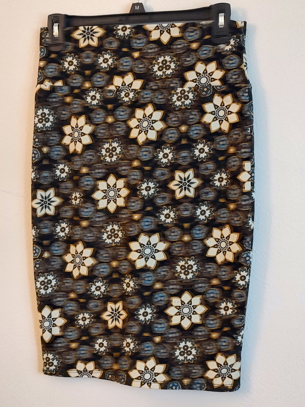LuLaRoe Floral Pencil Skirt in Black, Cream, Gold